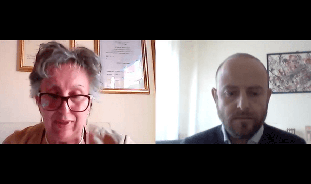 disagio mentale Due professionisti del servizio di supporto ai familiari